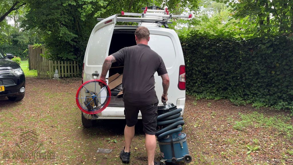 Schoorsteen onderhoud Doetinchem ladder bus Schoorsteen onderhoud Doetinchem ladder bus